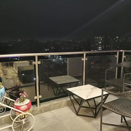 Stayrest Safari Tours New 3 Bedroom Apartments In Kilimani Nairobi With Rooftop Pool Exterior photo