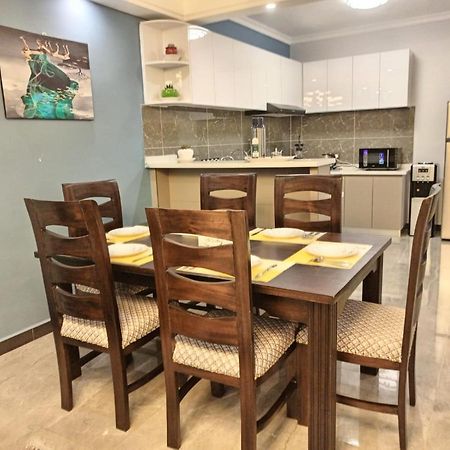 Stayrest Safari Tours New 3 Bedroom Apartments In Kilimani Nairobi With Rooftop Pool Exterior photo