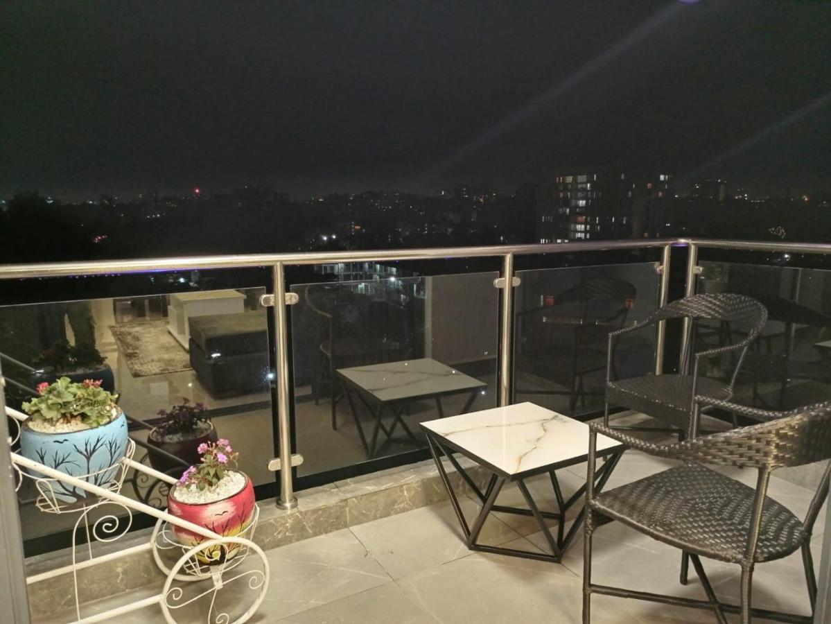 Stayrest Safari Tours New 3 Bedroom Apartments In Kilimani Nairobi With Rooftop Pool Exterior photo